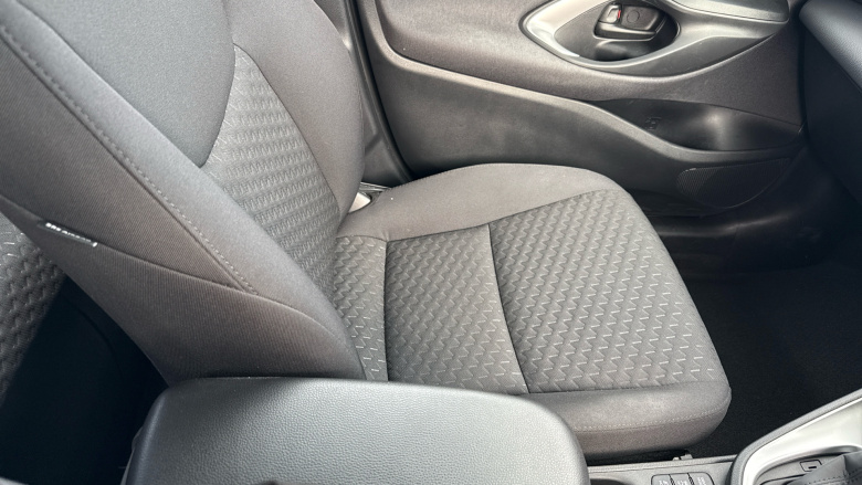 Toyota Yaris Cross 1.5 Hybrid Icon 5dr CVT Hybrid Estate